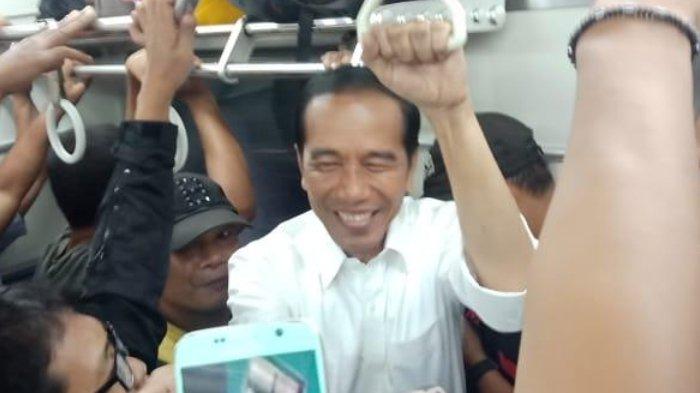 Jam Sibuk Jokowi Naik Commuter Line, Budiman Sudjatmiko: Pemimpin Percaya Diri Rakyat Pelindungnya