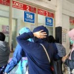 Penumpang KRL Commuter Line di Tiga Stasiun di Bekasi Kecele Program Senin Diongkosin