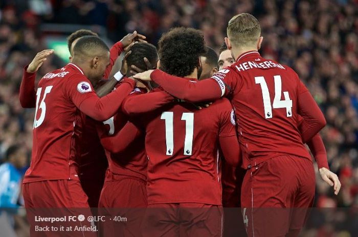 Para pemain Liverpool merayakan gol yang dicetak ke gawang Huddersfield Town dalam laga Liga Inggris di Stadion Anfield, Jumat (26/4/2019).