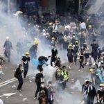 China Periksa Ketat Chat WhatsApp, Foto & Video di Ponsel Warga di tengah Demonstrasi di Hong Kong
