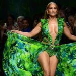 Jennifer Lopez Kembali Kenakan Gaun yang Memantik Lahirnya Google Images