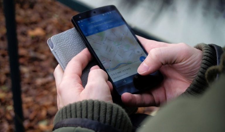 Google Maps dan Waze, Apa Bedanya?
